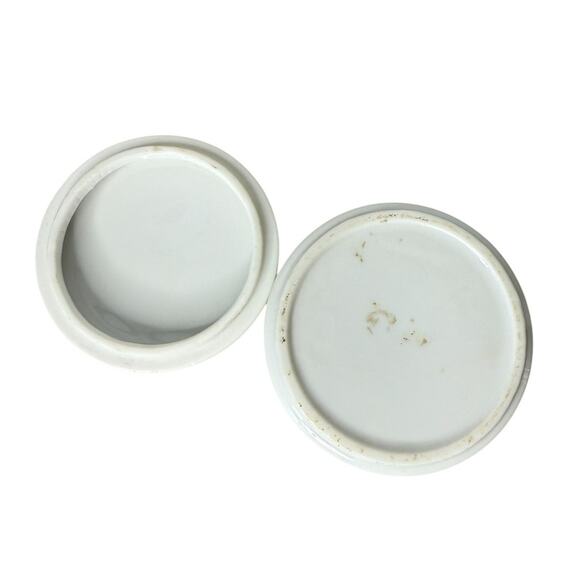 Vintage White Porcelain Trinket Box with lid gold rim and pink flower - Picture 5 of 7